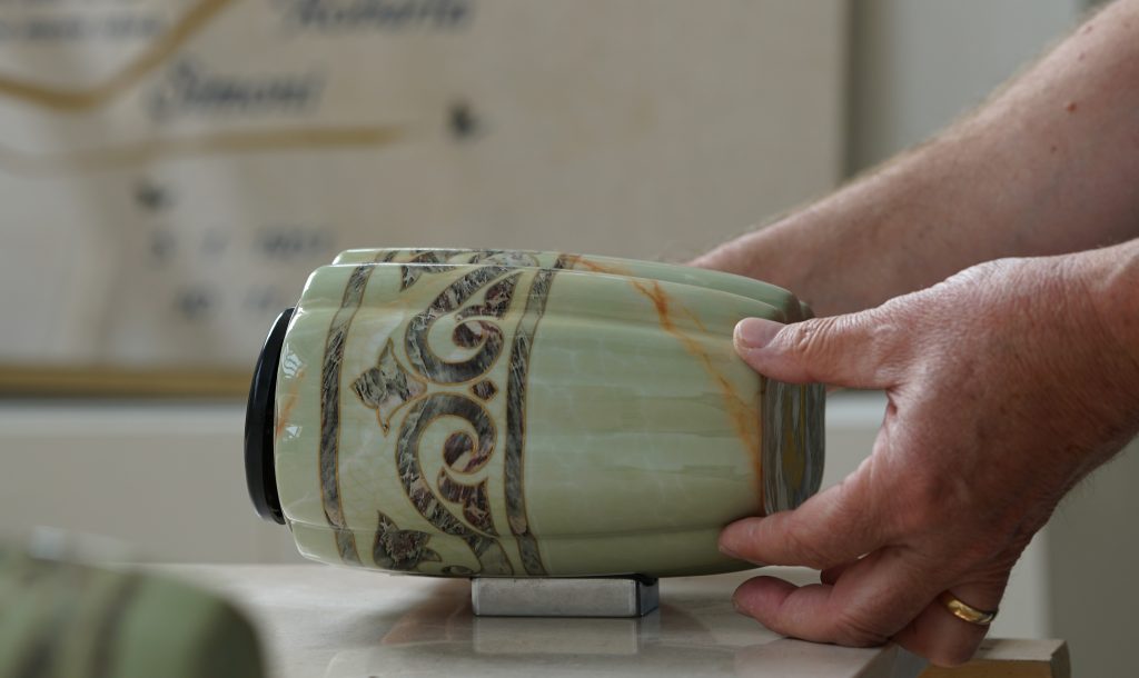 Boraso arte funeraria detaglio vaso